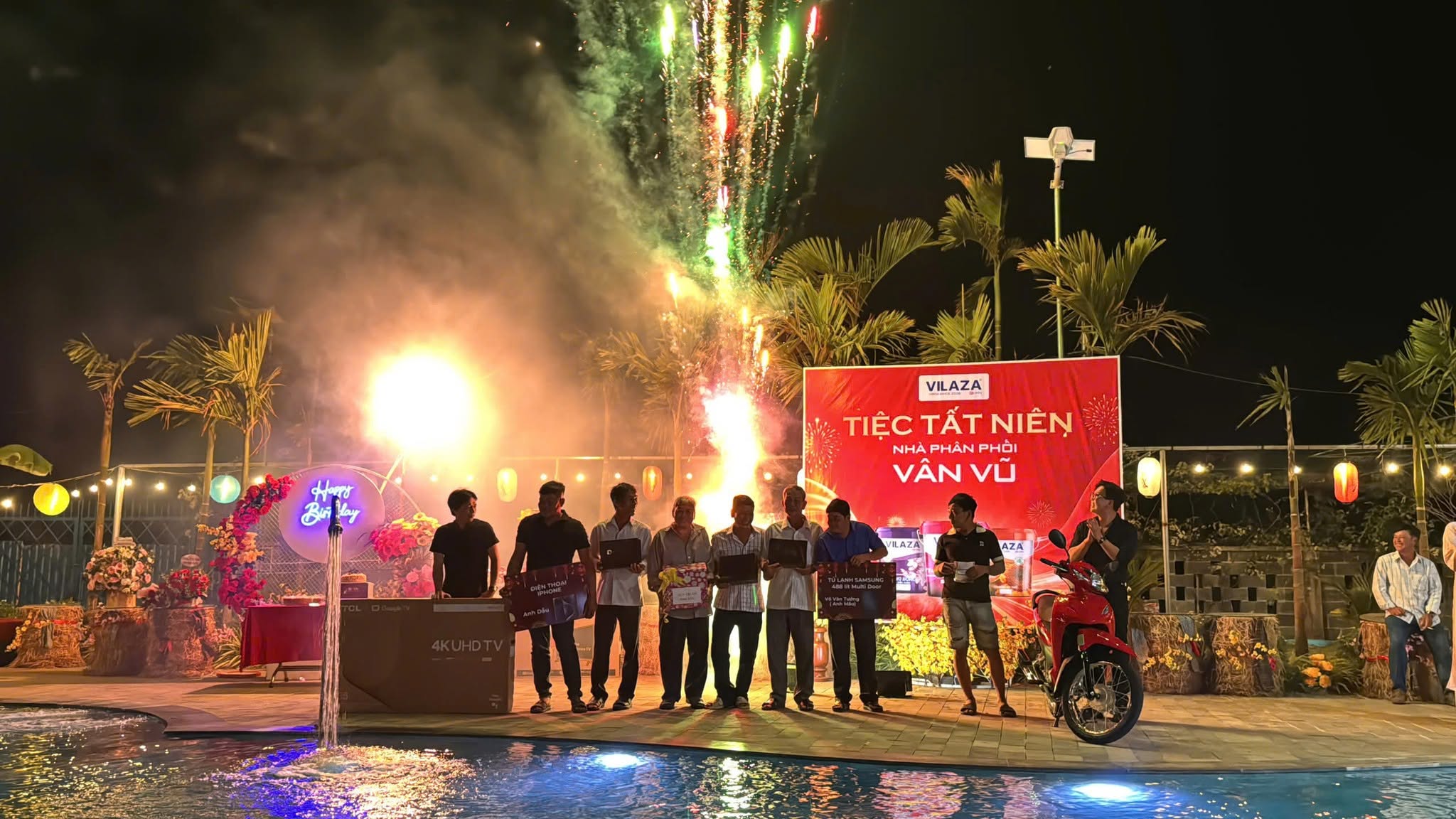 Sân khấu sự kiện tại Đồng Gió
